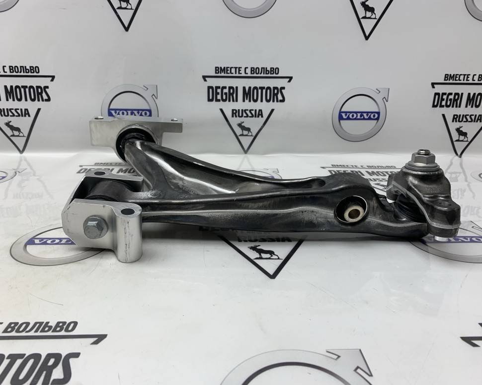 Рычаг передний правый нижний XC60 II, XC90 II, V60CC, V90CC \\ VOLVO Original 32381880