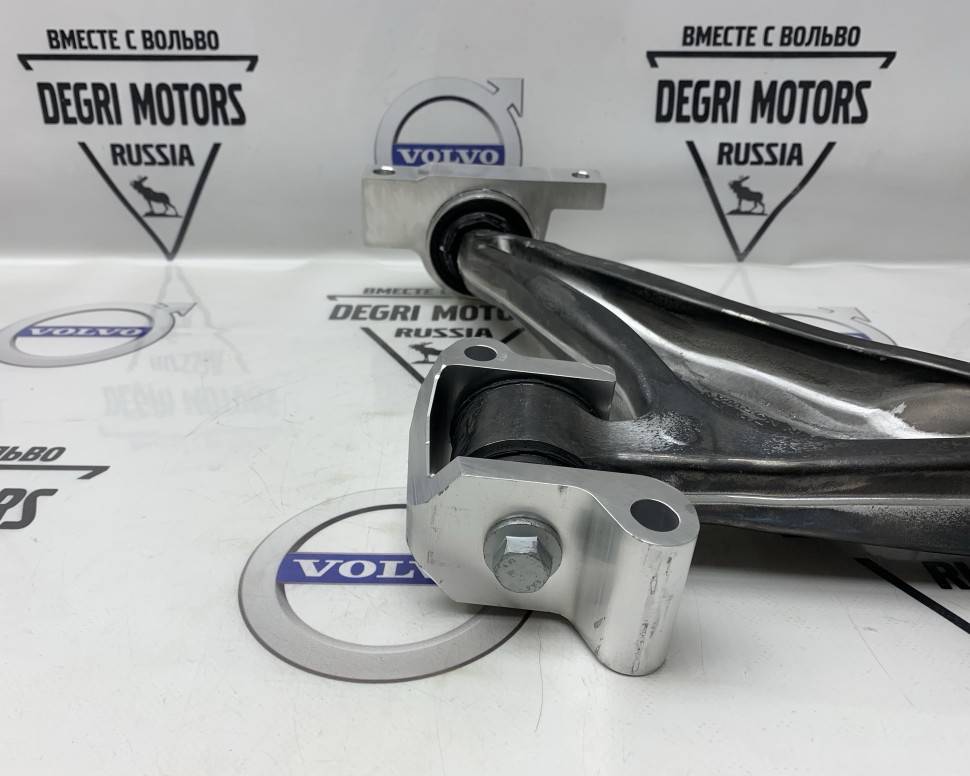 Рычаг передний правый нижний XC60 II, XC90 II, V60CC, V90CC \\ VOLVO Original 32381880