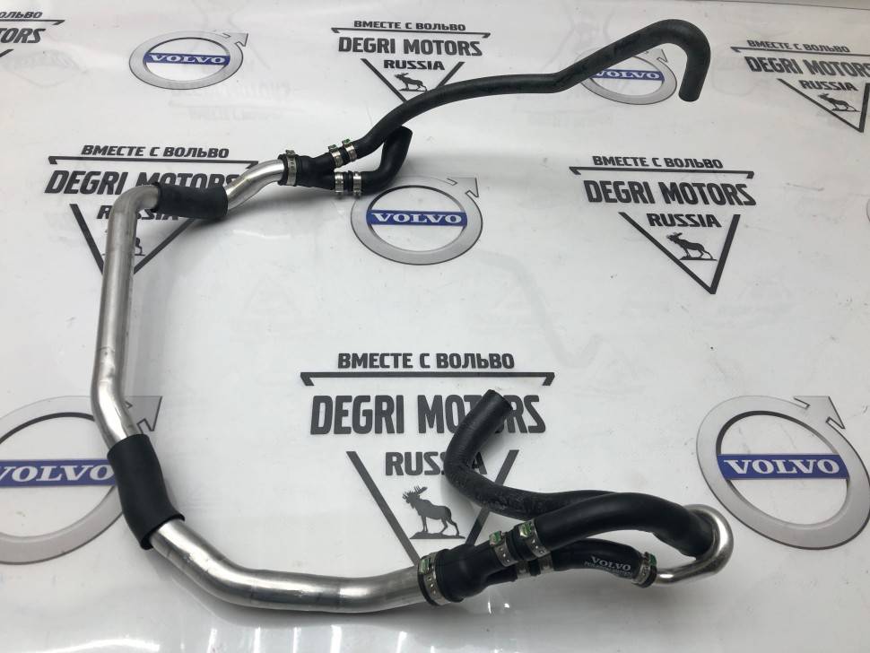 Трубка вентиляции картерных газов D5244TX Вольво S60 (-09), XC70 (-07), XC90 \\ VOLVO (Original) 30757132