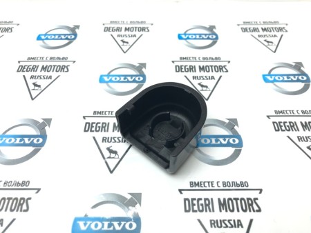 Крышка поводка очистителя стекла лобового Вольво XC90 \\ с 2003 года  \\ VOLVO Original 8662847