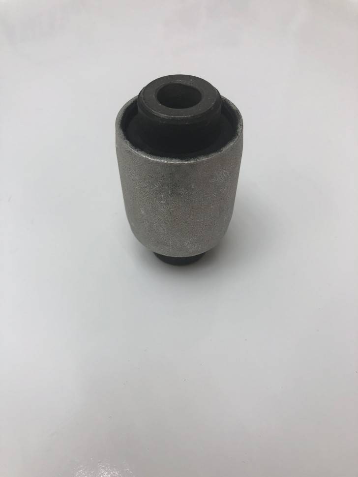 Сайлентблок нижнего рычага задней подвески \\ Volvo S60, S80, V70 II \\ VOLVO Original 9490797