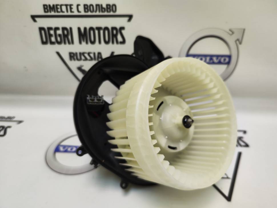 Мотор отопителя салона VOLVO S60, S80, XC70, XC90 \\ с крыльчаткой \\ GP VO9171479