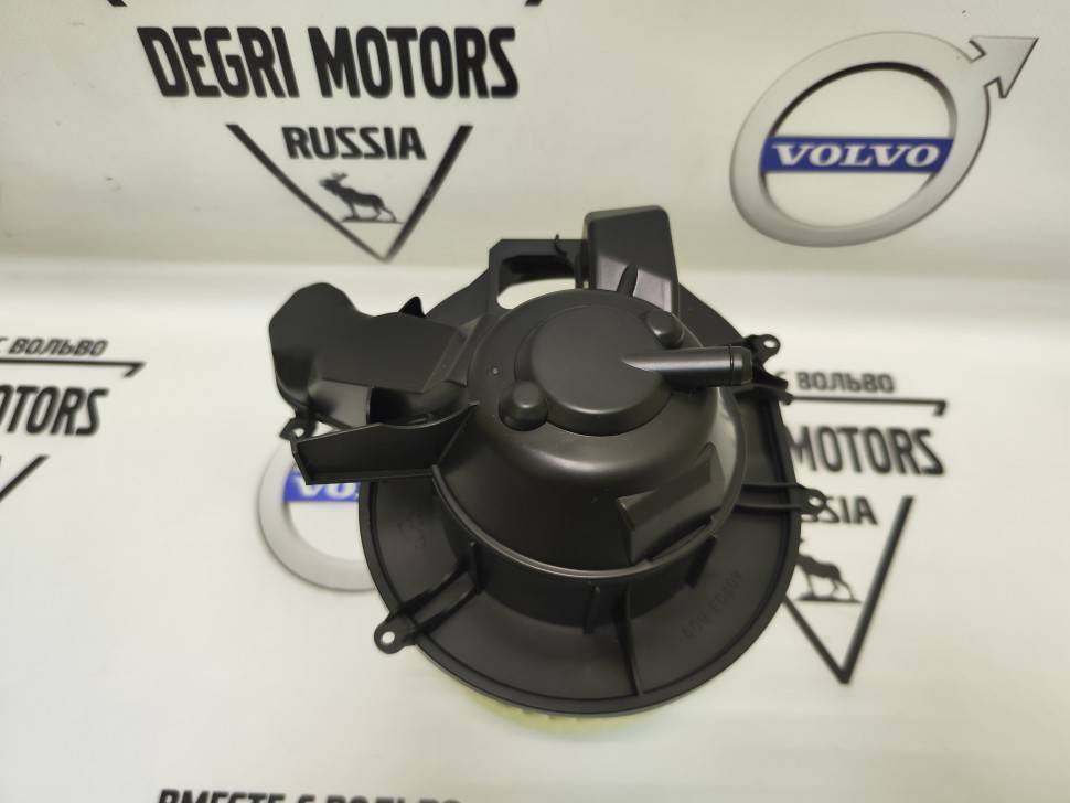 Мотор отопителя салона VOLVO S60, S80, XC70, XC90 \\ с крыльчаткой \\ GP VO9171479