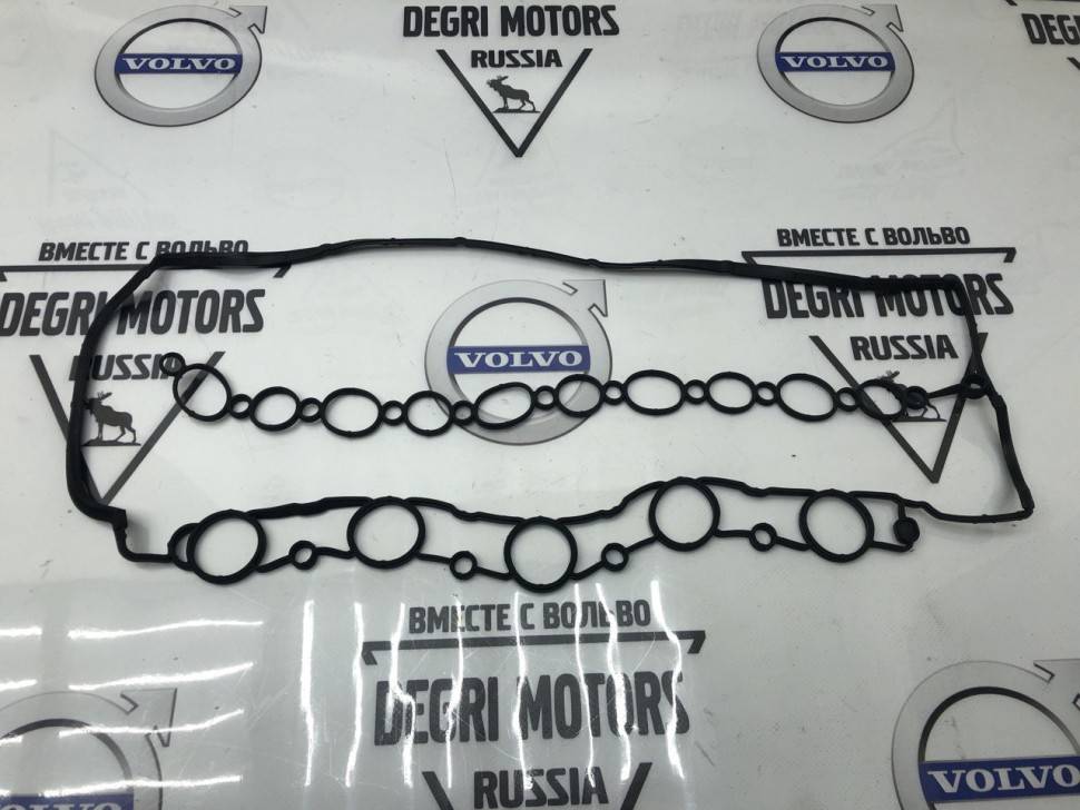 Прокладка впускного коллектора \\ клапанной крышки \\ D5244T4 VOLVO C30, C70, S40 II, V50, S60, S80 II, V70XC/XC70, XC70 II, XC60, XC70, XC90 \\ VOLVO Original 30713459