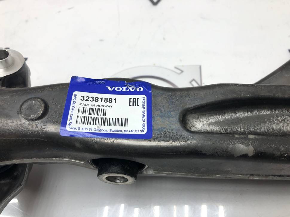 Рычаг передний правый нижний V60CC II, V90CC, XC60 II, XC90 II \\ VOLVO Original 32381881