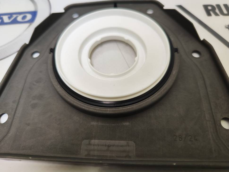 Сальник коленвала задний Вольво S60 II, S80 II \\ B4164T \\ VOLVO (Original)