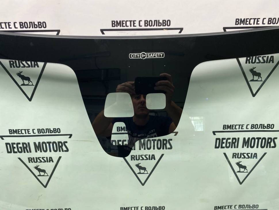 Стекло лобовое готовое к установке VOLVO S80 II, V70 III, XC70 II \\ VOLVO Original 31298749