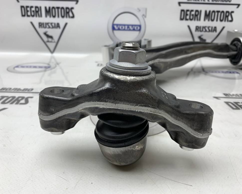 Рычаг передний правый нижний VOLVO XC90 II \\ VOLVO Original 32381880