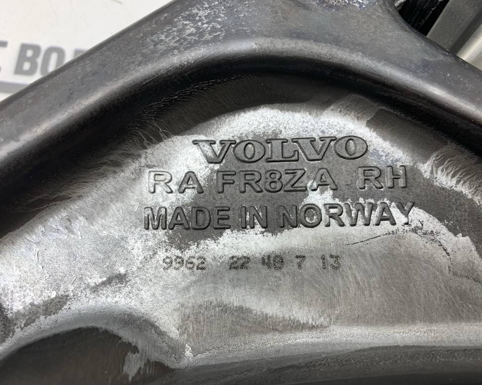 Рычаг передний правый нижний VOLVO XC90 II \\ VOLVO Original 32381880