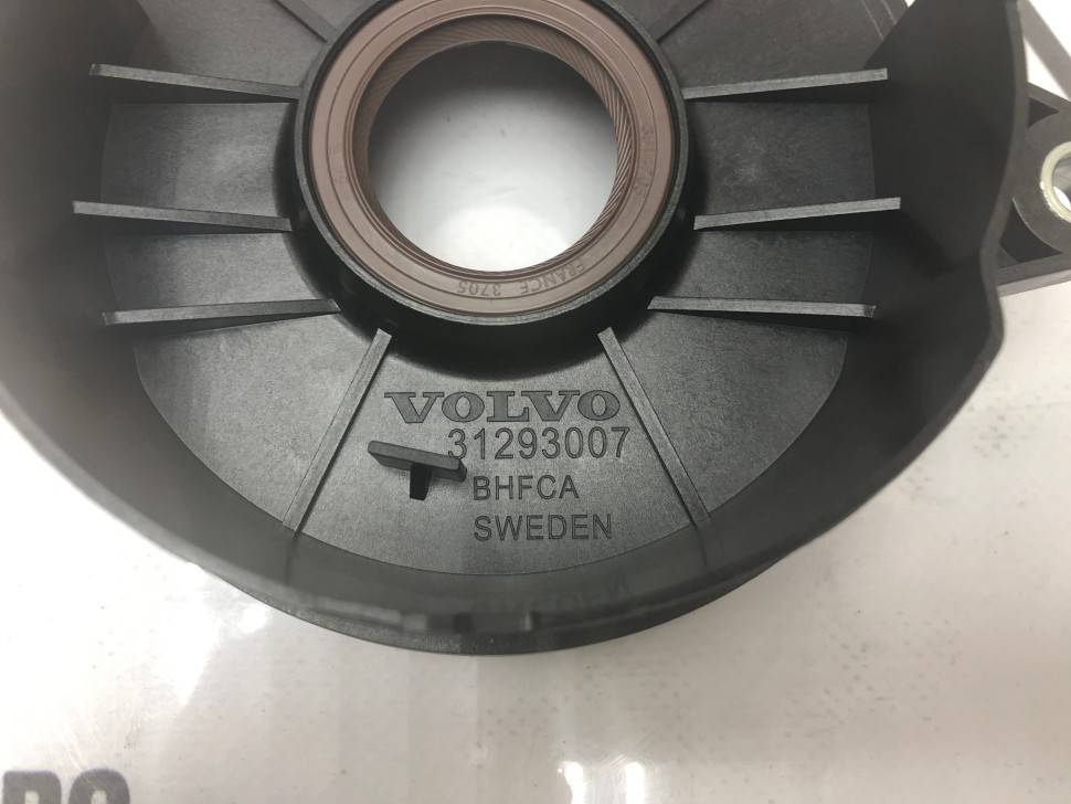 Сальник коленвала передний d5244t11/13/15/17 \\ VOLVO Original 31293007