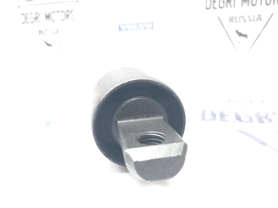 Сайлентблок рычага переднего подвески \\ VOLVO S60, S80, V70 II, XC70 \\ VOLVO Original 9465971