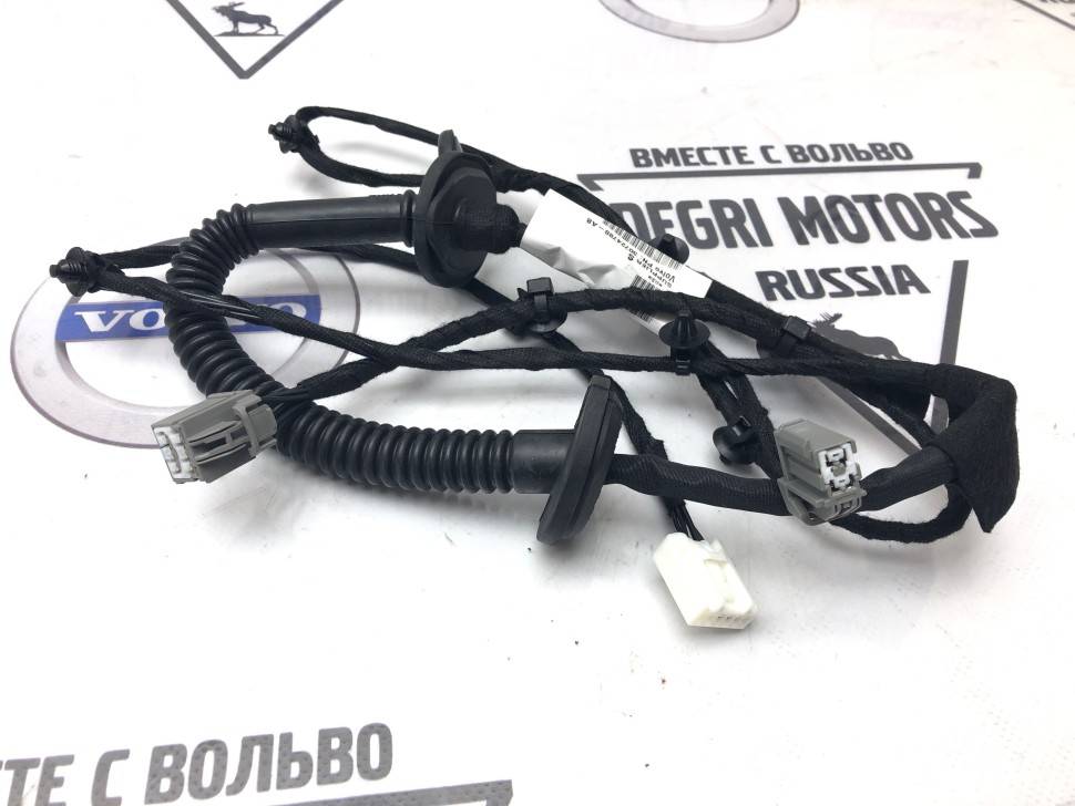 Жгут проводов задней двери багажного отделения Volvo S40 II \\ VOLVO (Original) 30724788