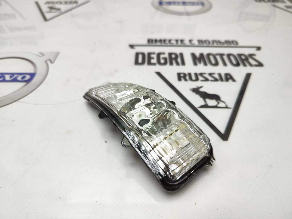 Указатель поворота левый в зеркало Volvo S40 II, S60, S80 II, V40CC \\ c 2007 года \\ SW-Parts SW31111090