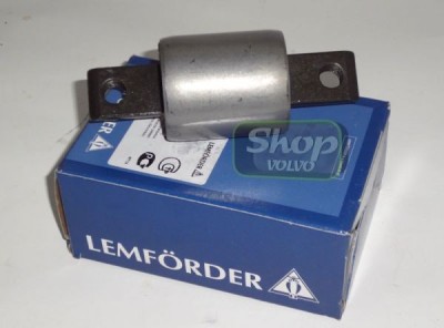 Сайлентблок рычага переднего подвески \\ VOLVO S60 (-2009), S80 (-2006), V70 P26, XC70 (2001-2007) \\ Lemforder (Германия)