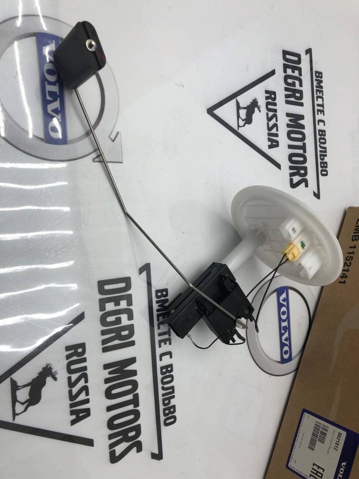 Датчик уровня топлива бака левый \\ VOLVO XC90 \\ VOLVO (Original) 8621812