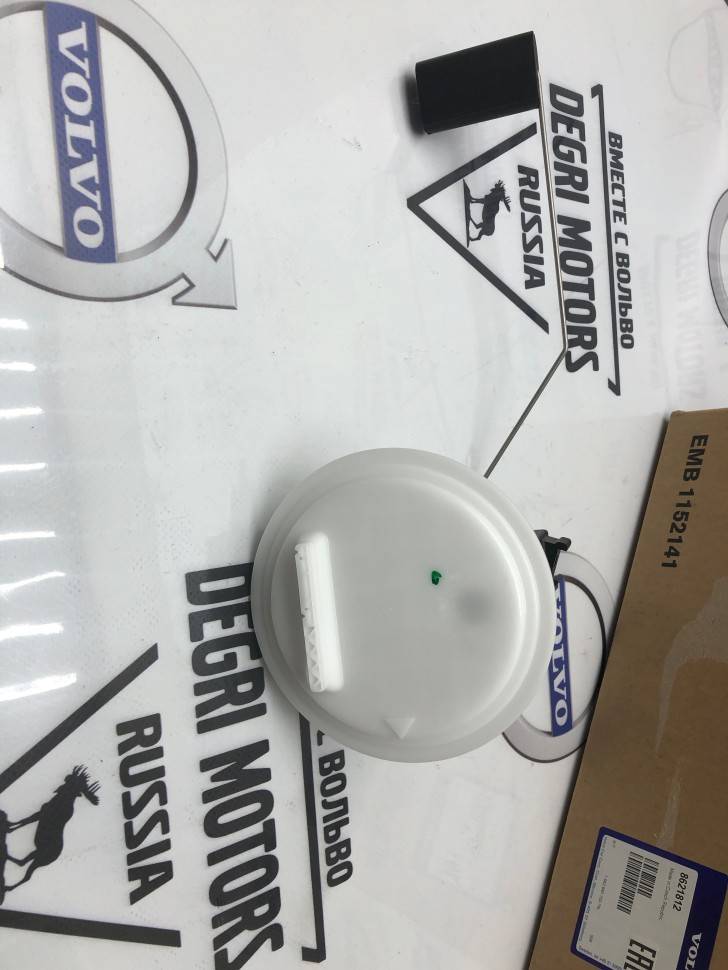 Датчик уровня топлива бака левый \\ VOLVO XC90 \\ VOLVO (Original) 8621812