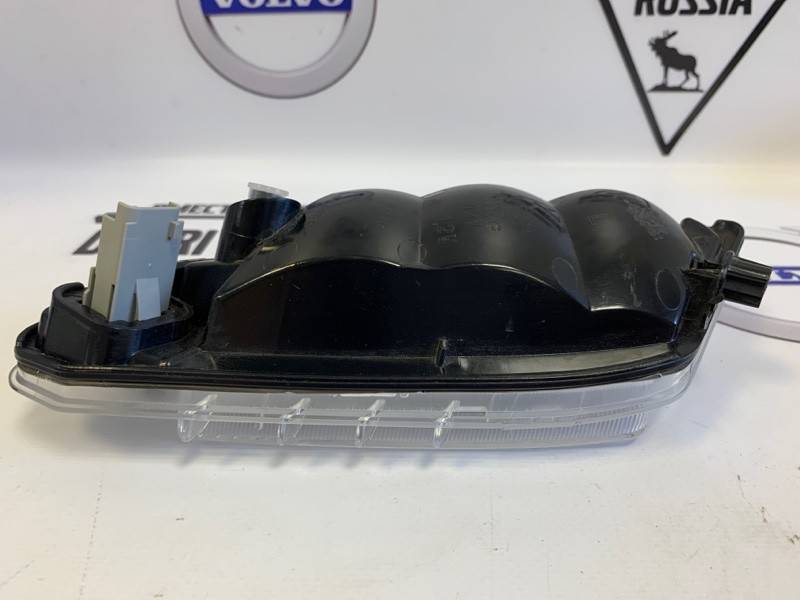 Фонарь габаритный передний левый Вольво ХС60 \\ SWParts SW31290873