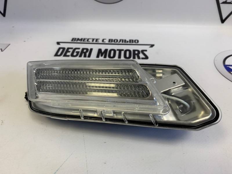 Фонарь габаритный передний левый Вольво ХС60 \\ SWParts SW31290873