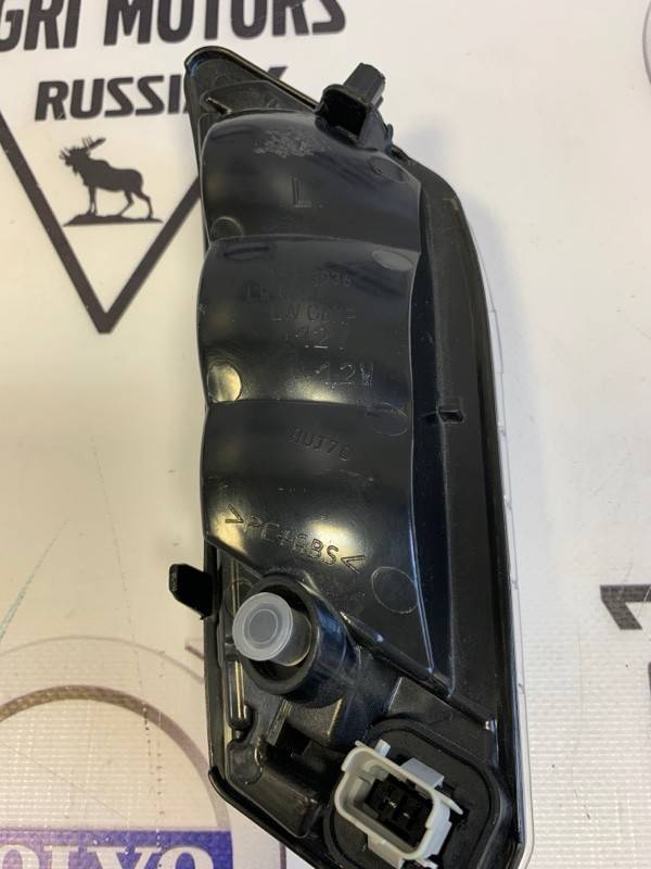 Фонарь габаритный передний левый Вольво ХС60 \\ SWParts SW31290873