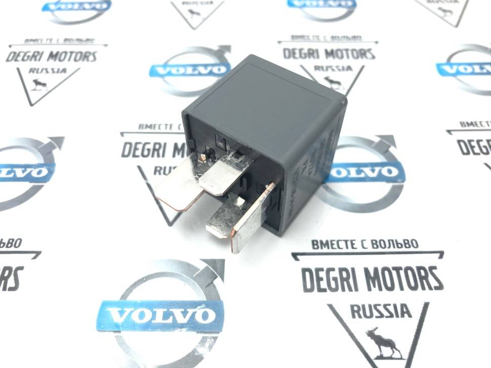 Реле А1-А12 блок реле и предохранителей в моторном отсеке \\ VOLVO Original 30765045