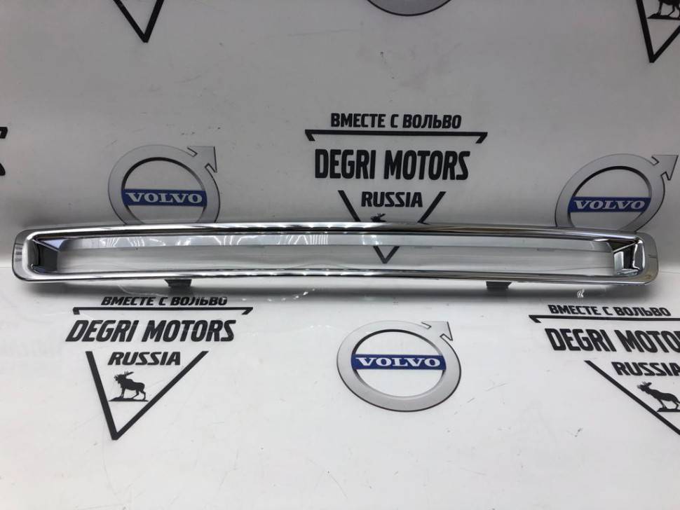 Вставка переднего бампера центральная хром Вольво XC90 \\ 2007- \\ GParts VO30698143