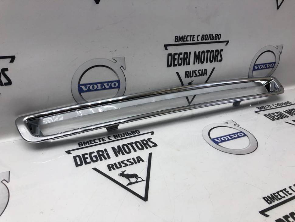 Вставка переднего бампера центральная хром Вольво XC90 \\ 2007- \\ GParts VO30698143