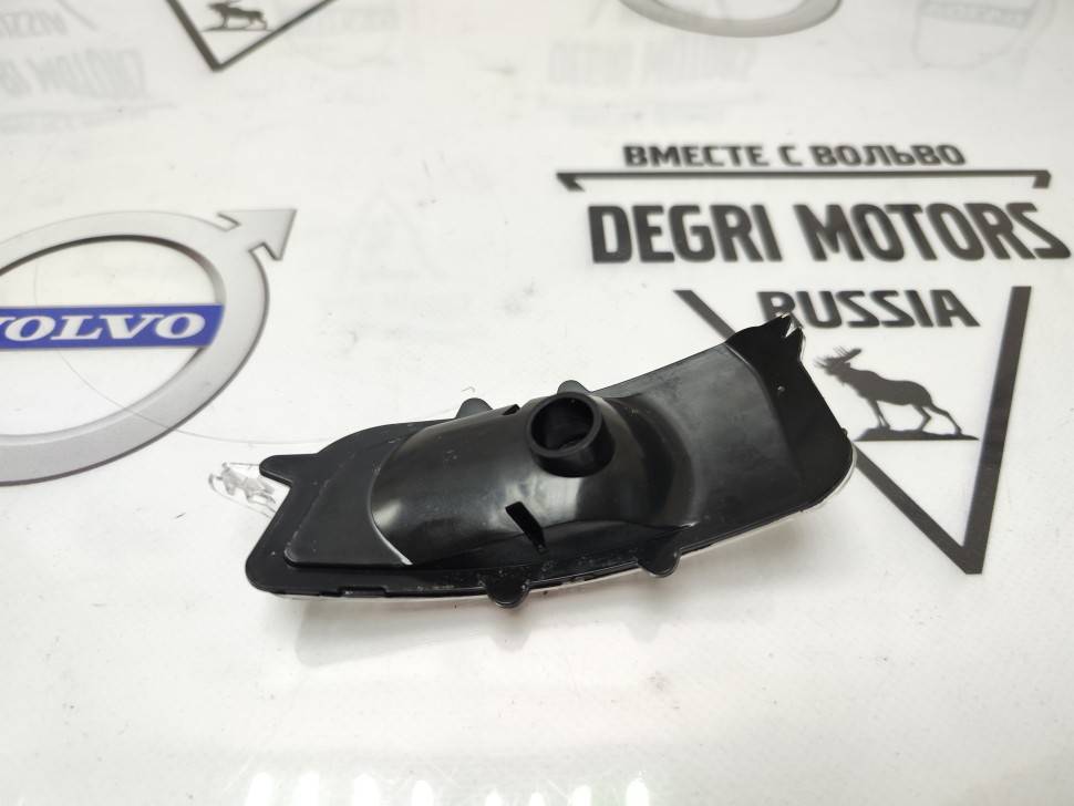 Указатель поворота правый в зеркало Volvo S40 II, S60, S80 II, V40CC \\ c 2007 года \\ SW-Parts SW31111102