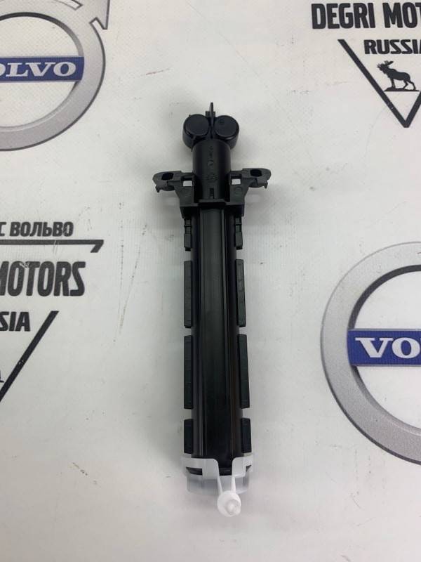 Форсунка омывателя фары правая Вольво S60 II \\ SWParts SW31391838