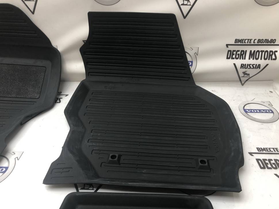 Коврики салонные резиновые &quot;off-black&quot; Volvo XC70 II, V70 III \\ VOLVO 32357489