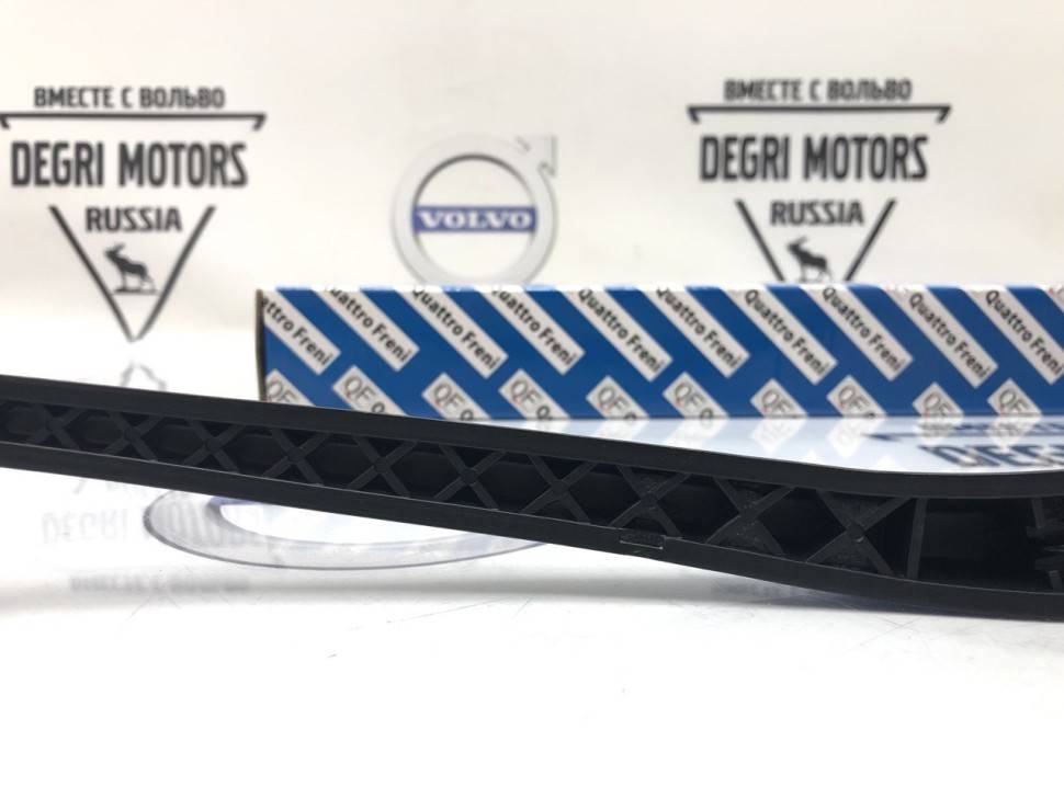 Поводок дворника заднего стекла VOLVO XC90 \\ с 2007 года CH 590601- \\ QUATTRO FRENI QF11N00016