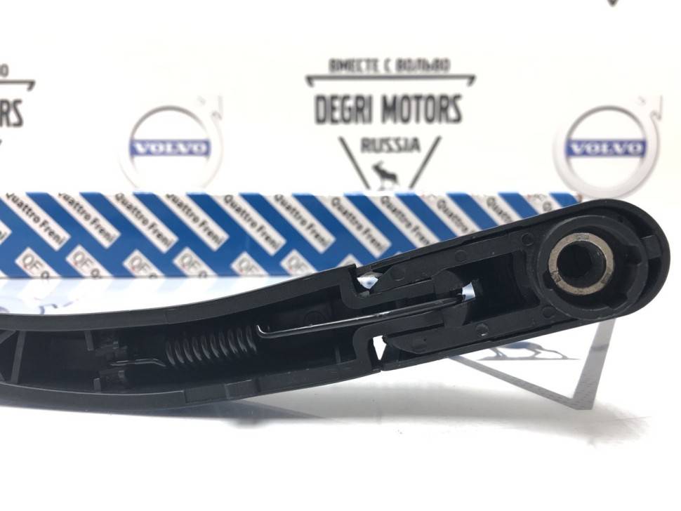 Поводок дворника заднего стекла VOLVO XC90 \\ с 2007 года CH 590601- \\ QUATTRO FRENI QF11N00016