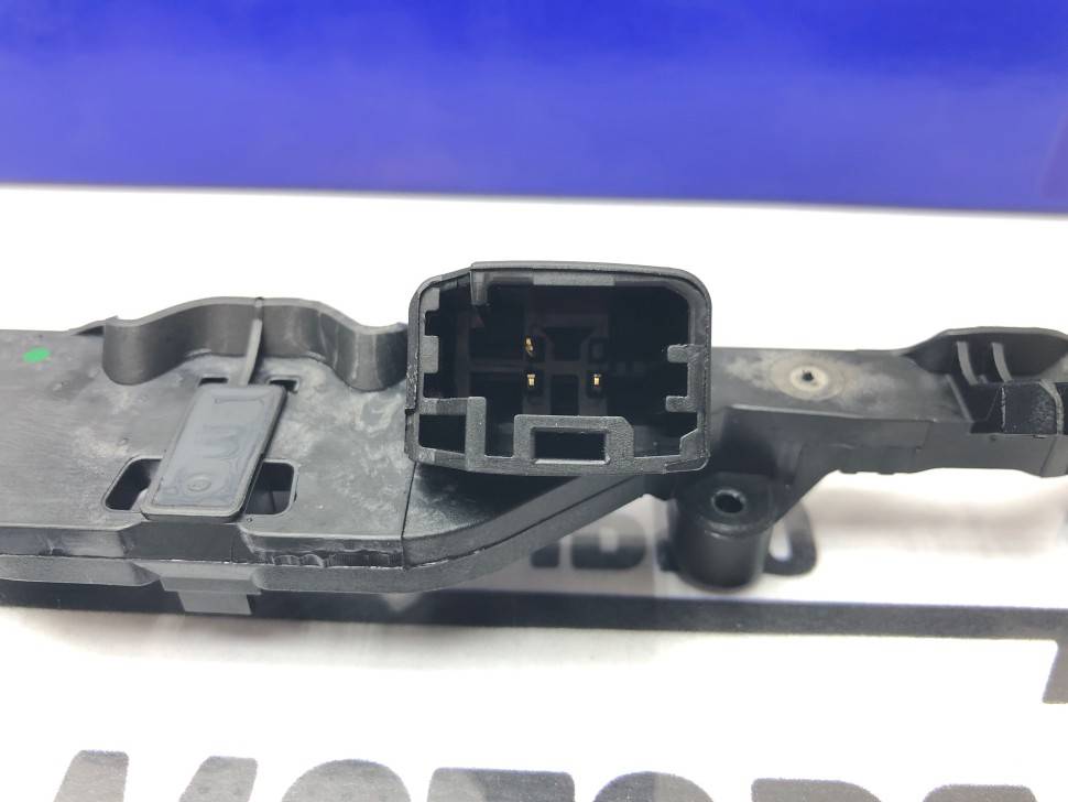 Ручка открывания крышки багажника Вольво S40 II, V50 \\ VOLVO Original 30699141